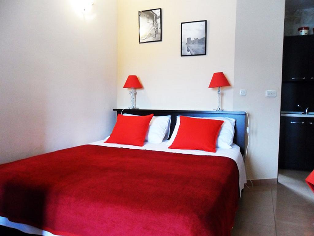 Apartments Riva Trogir Room photo